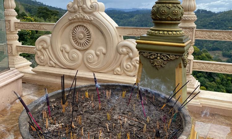Aussicht vom Mahamevnawa Buddhist Monastery