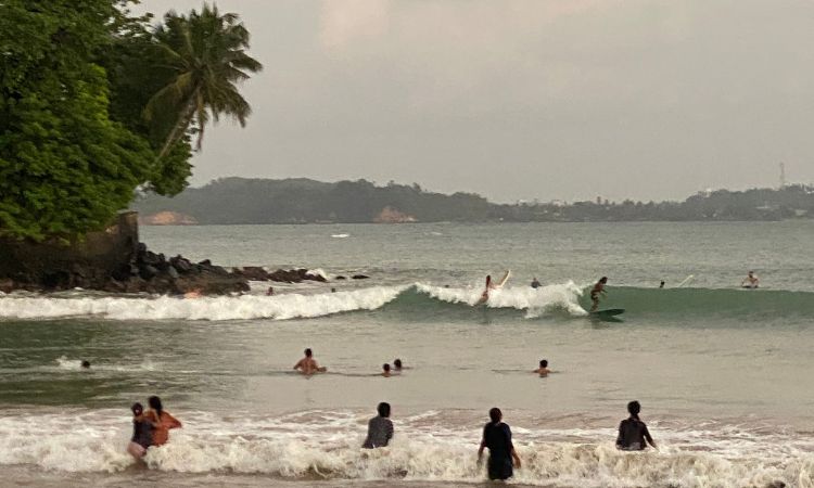 Saisonstart Surfen Sri Lanka im November